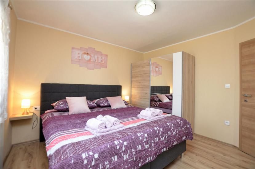 House K1, for 8 persons