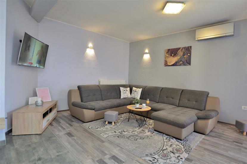 House K1, for 8 persons