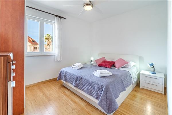 Apartment A1, for 5 persons