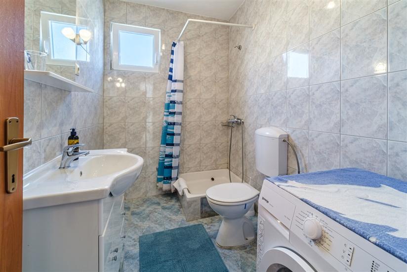 Apartment A1, for 5 persons