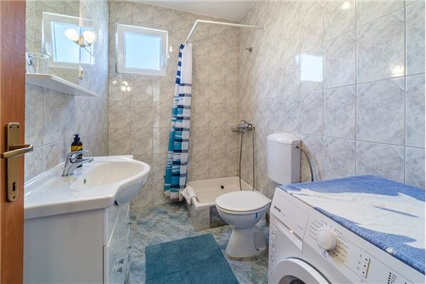 Apartment A1, for 5 persons