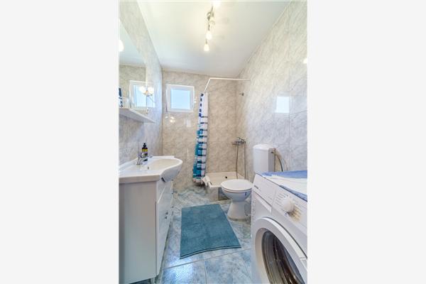 Apartment A1, for 5 persons