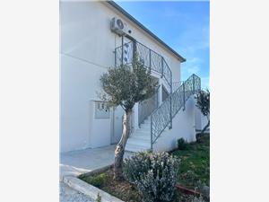 Ferienwohnung Riviera von Split und Trogir,BuchenNatasaAb 670 zl