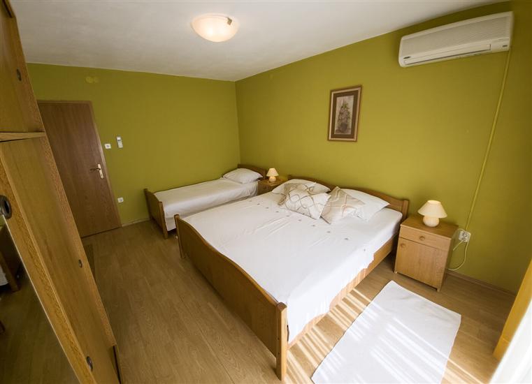 Apartment A1, for 5 persons