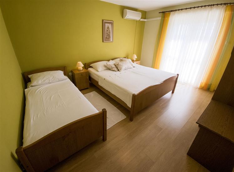 Apartment A1, for 5 persons