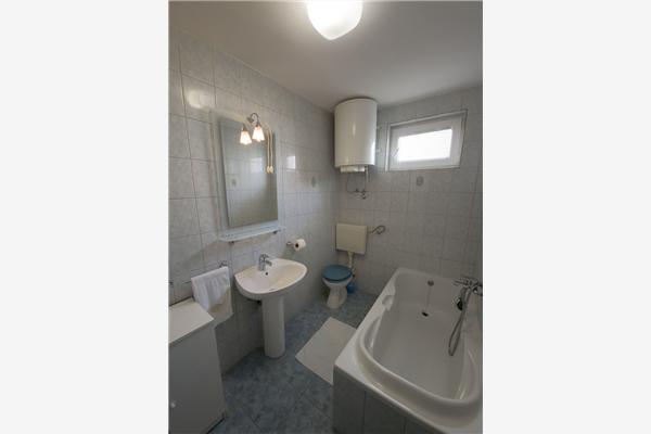 Apartment A1, for 5 persons