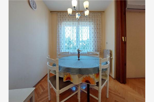 Apartment A2, for 5 persons