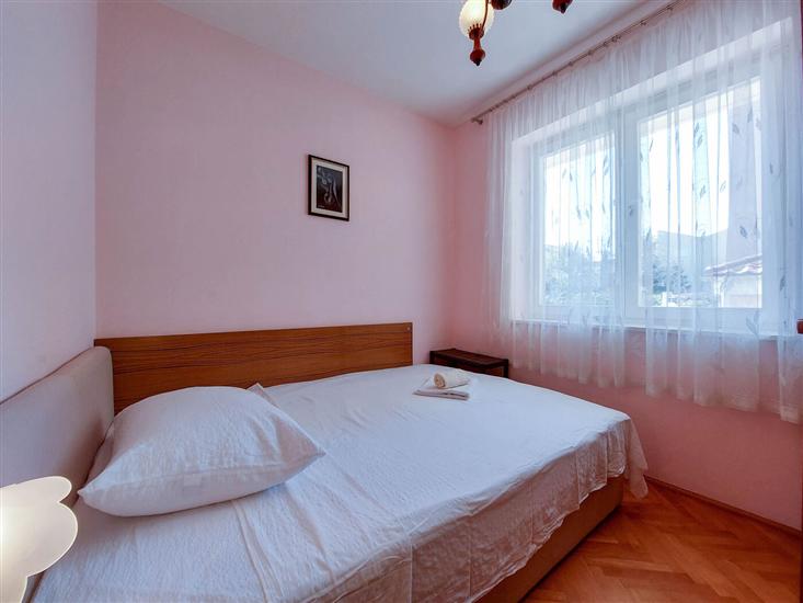 Apartment A2, for 5 persons