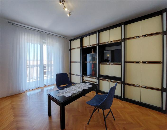 Apartment A1, for 5 persons