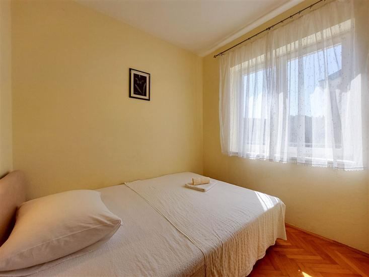 Apartment A1, for 5 persons