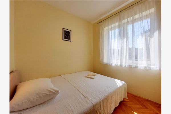 Apartment A1, for 5 persons