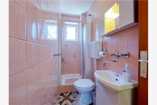 Apartment A1, for 5 persons