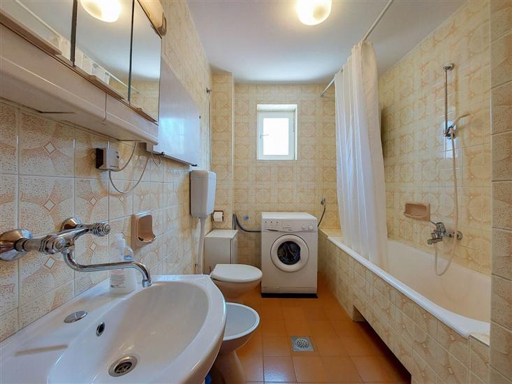 Apartment A1, for 5 persons