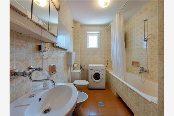 Apartment A1, for 5 persons