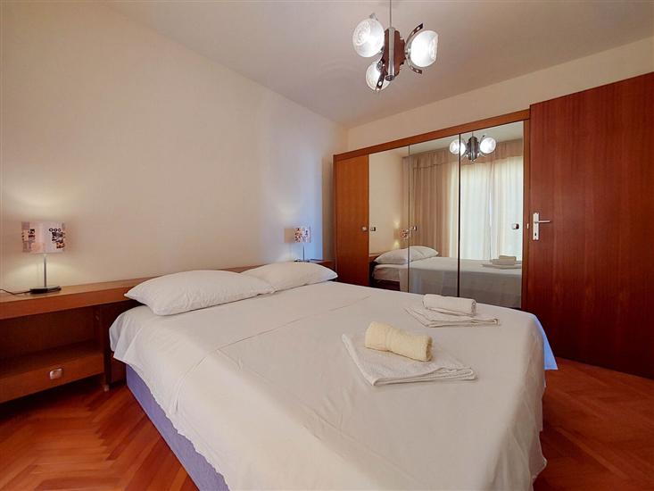 Apartment A1, for 5 persons