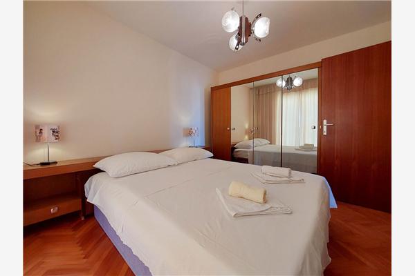 Apartment A1, for 5 persons