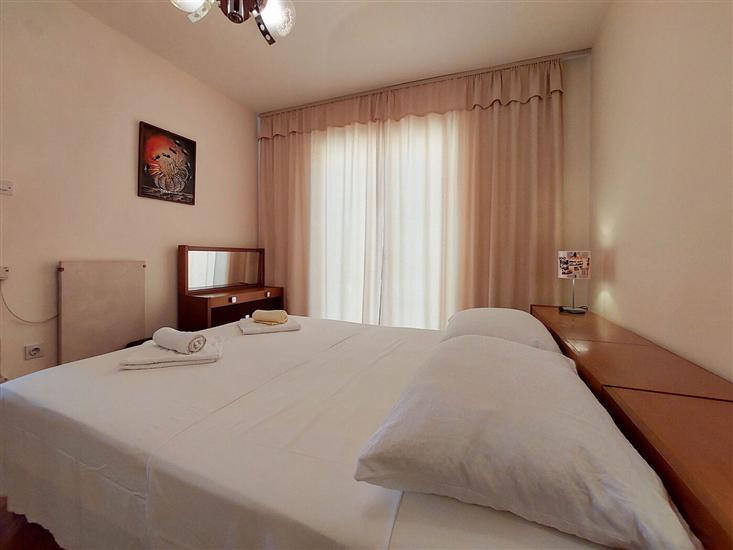 Apartment A1, for 5 persons