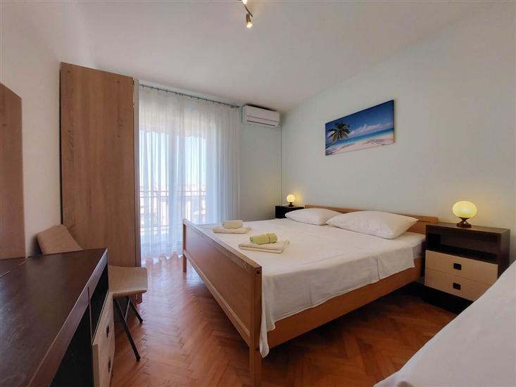 Apartment A1, for 5 persons