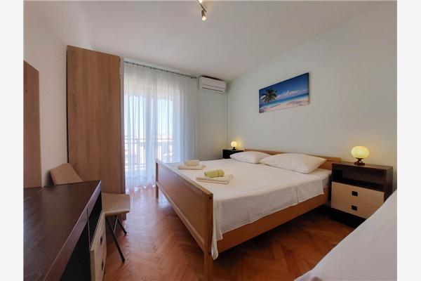 Apartment A1, for 5 persons