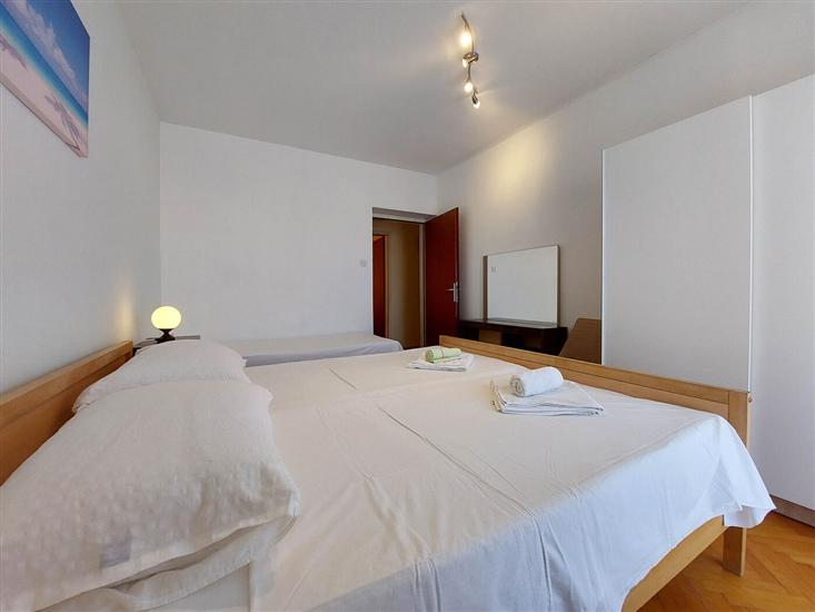 Apartment A1, for 5 persons
