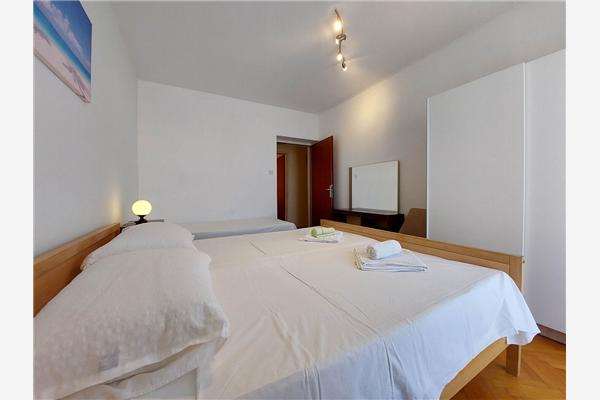 Apartment A1, for 5 persons
