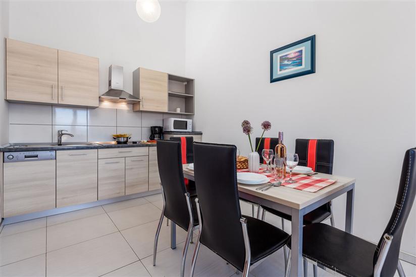 Apartment A1, for 5 persons