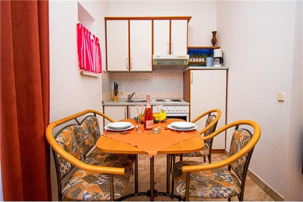 Apartment A5, for 4 persons