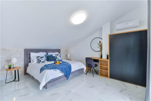 House K1, for 8 persons