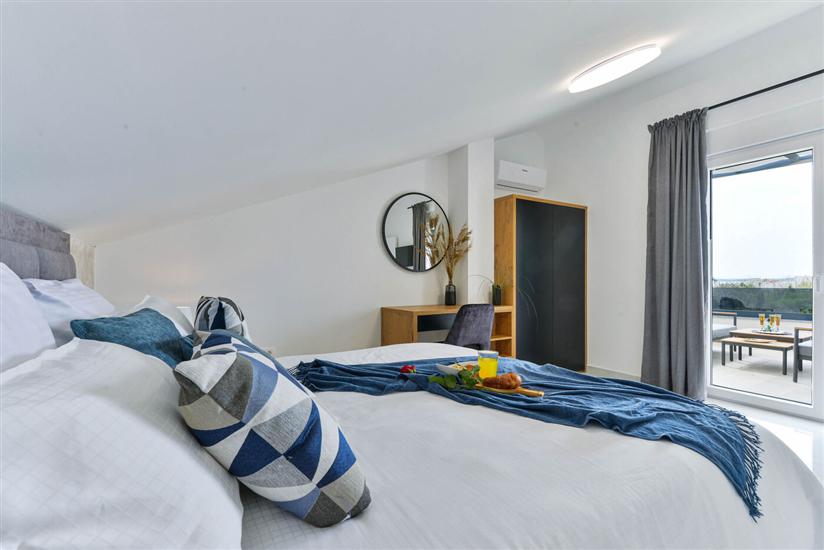 House K1, for 8 persons