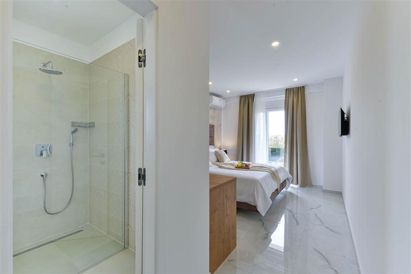 House K1, for 8 persons