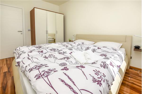 Apartment A1, for 5 persons