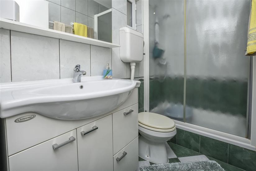 Apartment A1, for 5 persons