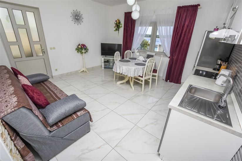 Apartment A1, for 5 persons