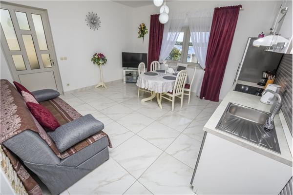 Apartment A1, for 5 persons