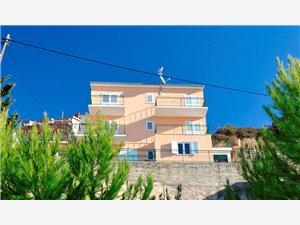 Apartments Anita Stanici, Size 70.00 m2, Airline distance to the sea 40 m, Airline distance to town centre 500 m