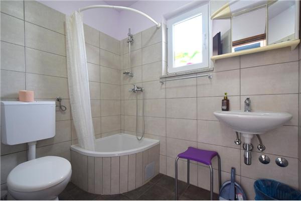 Room S1, for 2 persons