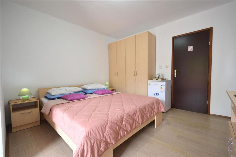 Room S3, for 2 persons