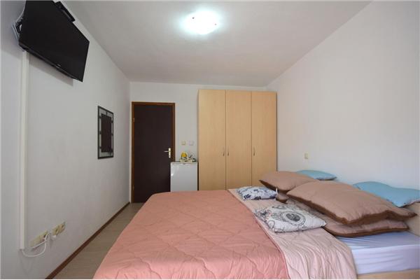 Room S4, for 2 persons