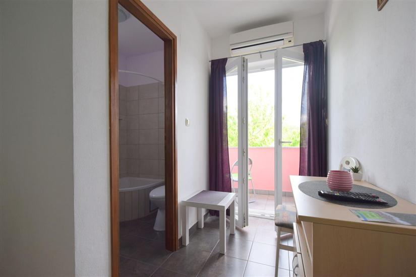 Room S6, for 2 persons