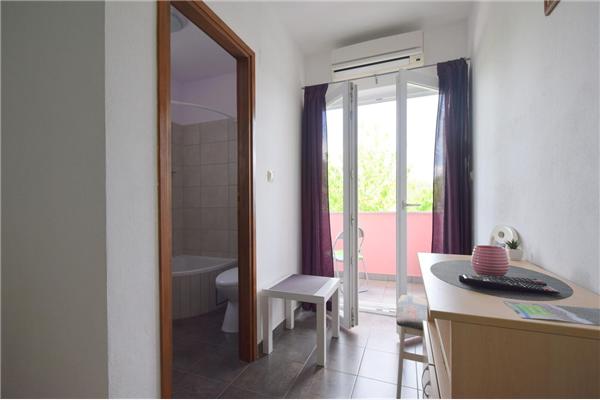 Room S6, for 2 persons