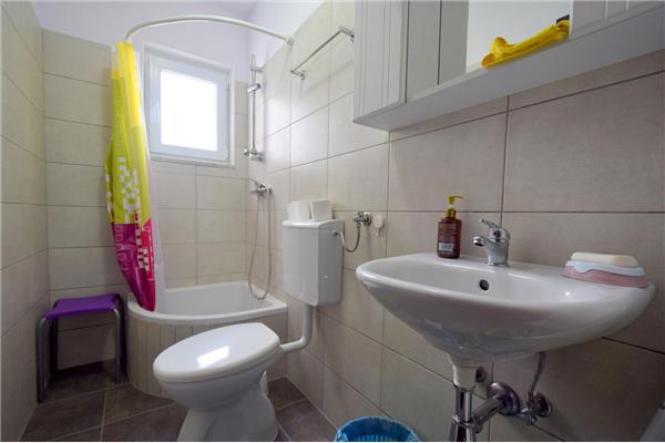 Apartment A2, for 5 persons