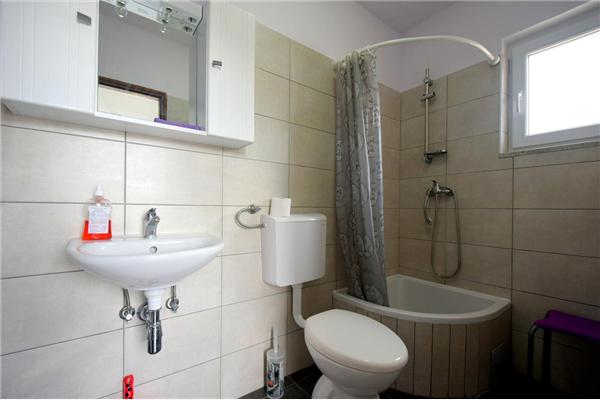 Apartment A2, for 5 persons