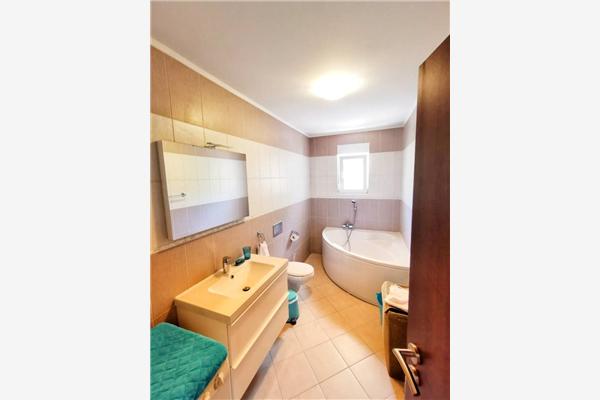 Apartment A1, for 6 persons