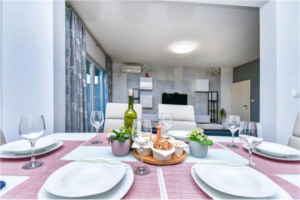 Apartment A1, for 8 persons