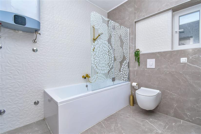 Apartment A1, for 8 persons