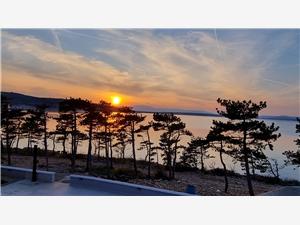 Beachfront accommodation Kvarners islands,BookPoolFrom 333 €