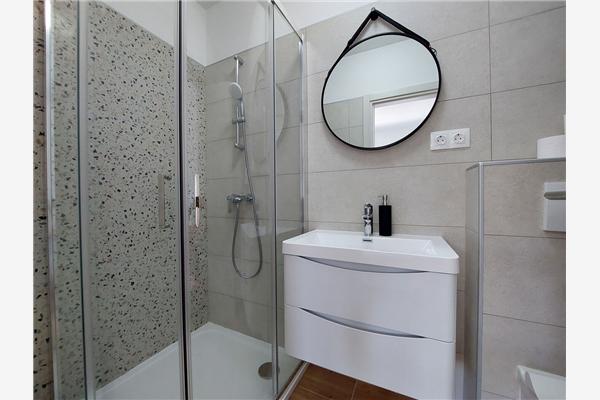 Room S1, for 2 persons