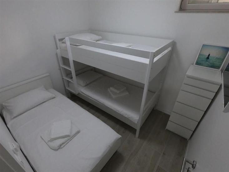 Apartment A1, for 5 persons