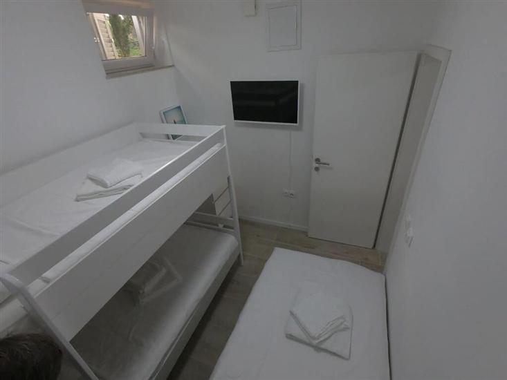 Apartment A1, for 5 persons