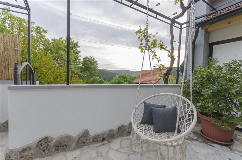 Apartmaj Maja with Jacuzzi